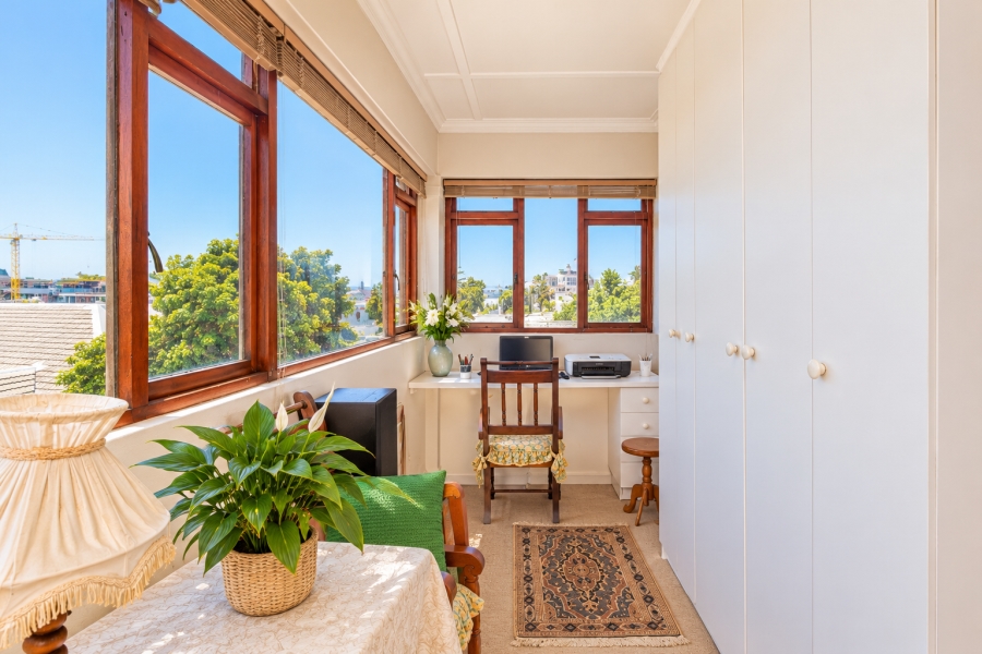 2 Bedroom Property for Sale in Green Point Western Cape